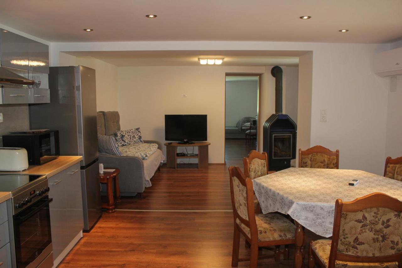 Das Blaue Haus Guesthouse - Kovacshida Екстериор снимка